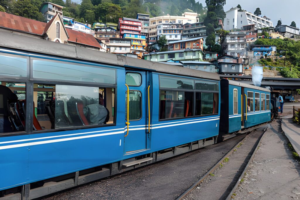 Darjeeling, West Bengal – Tea Estates and Toy Train