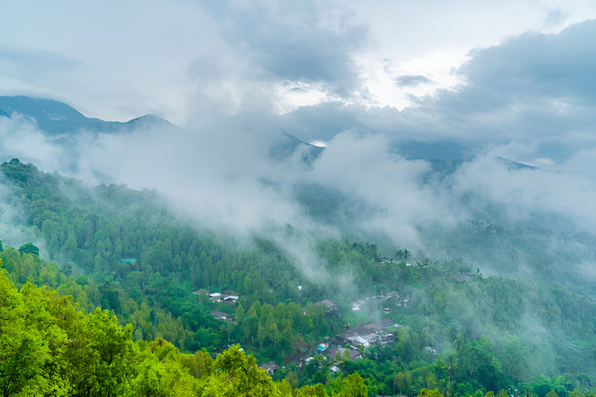 Top 15 Hill Stations in South India: Luxury Escapes Amidst the Clouds